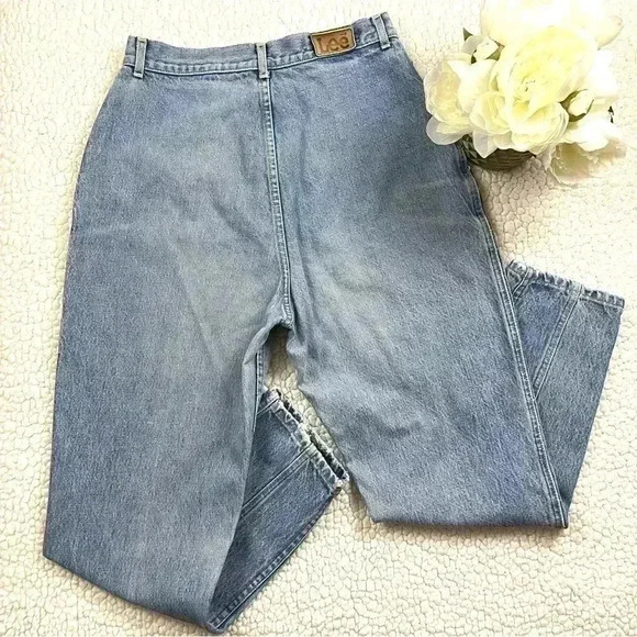 Vintage Lee 90’s Light Wash Super High Waist Bareback Tapered “Mom” Ankle Jeans - Picture 2 of 15